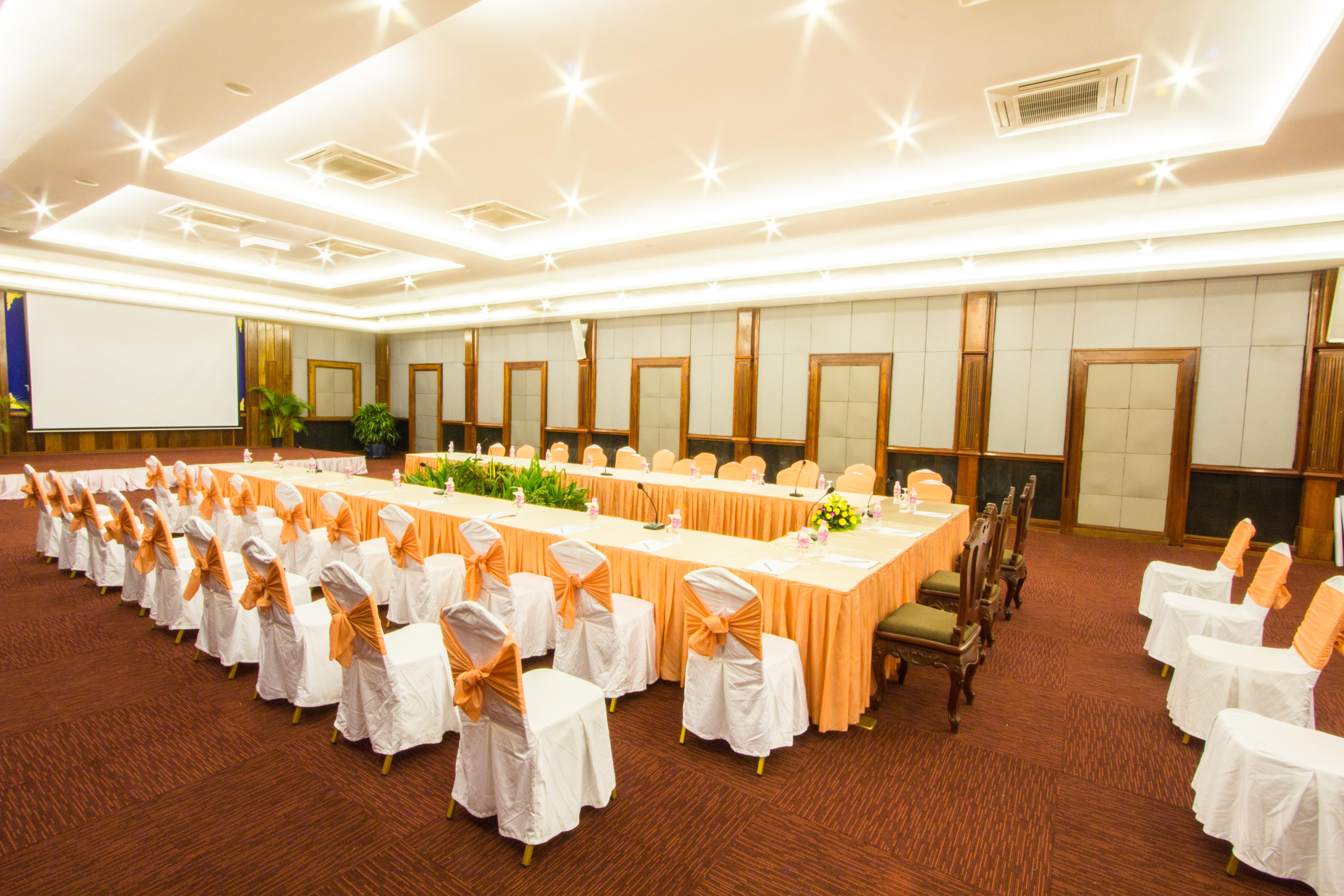 Royal Empire Premium Hotel Σιέμ Ρέαπ Εξωτερικό φωτογραφία