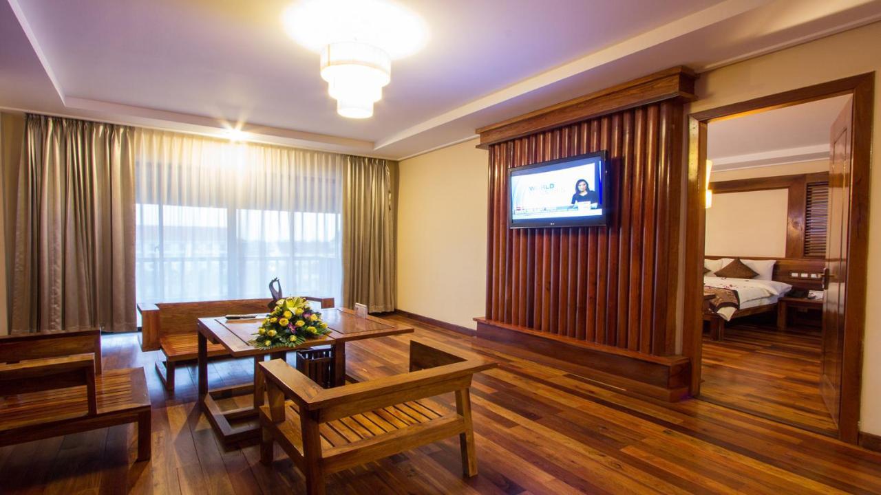 Royal Empire Premium Hotel Σιέμ Ρέαπ Εξωτερικό φωτογραφία
